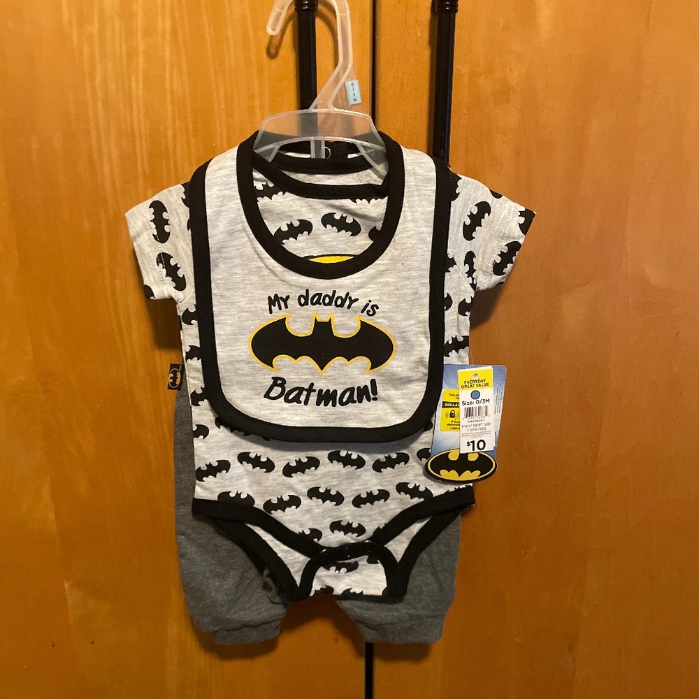 Brand new Batman newborn (0/3) months 3 piece set